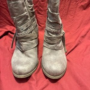 Women’s boots